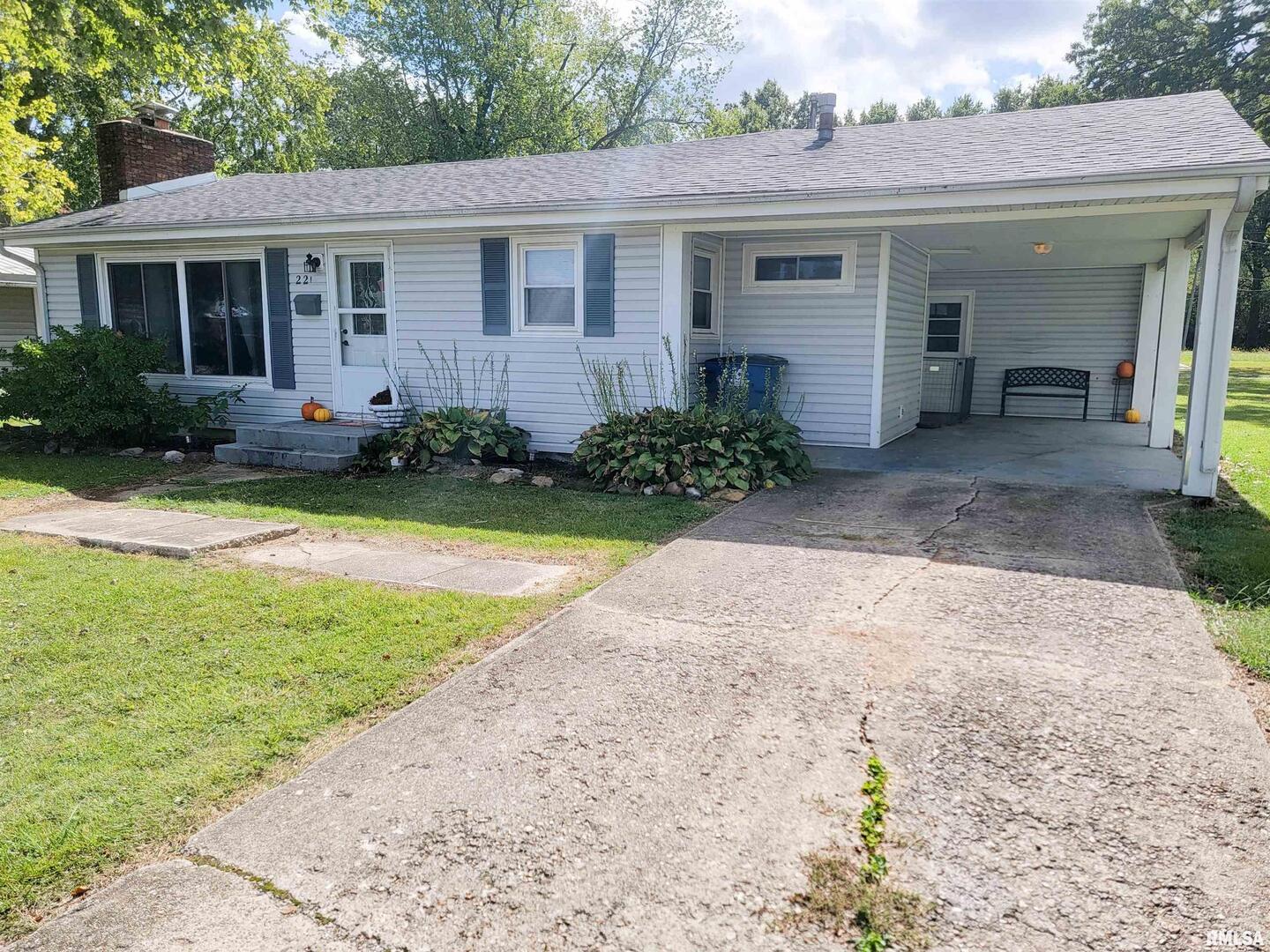 221 Hickory Street Flora, IL 62839 - Photo 6 of 75