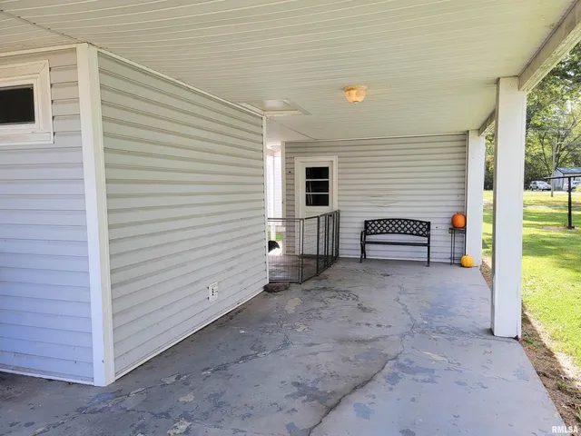 $124,900 | 221 Hickory Street, Flora, IL 62839