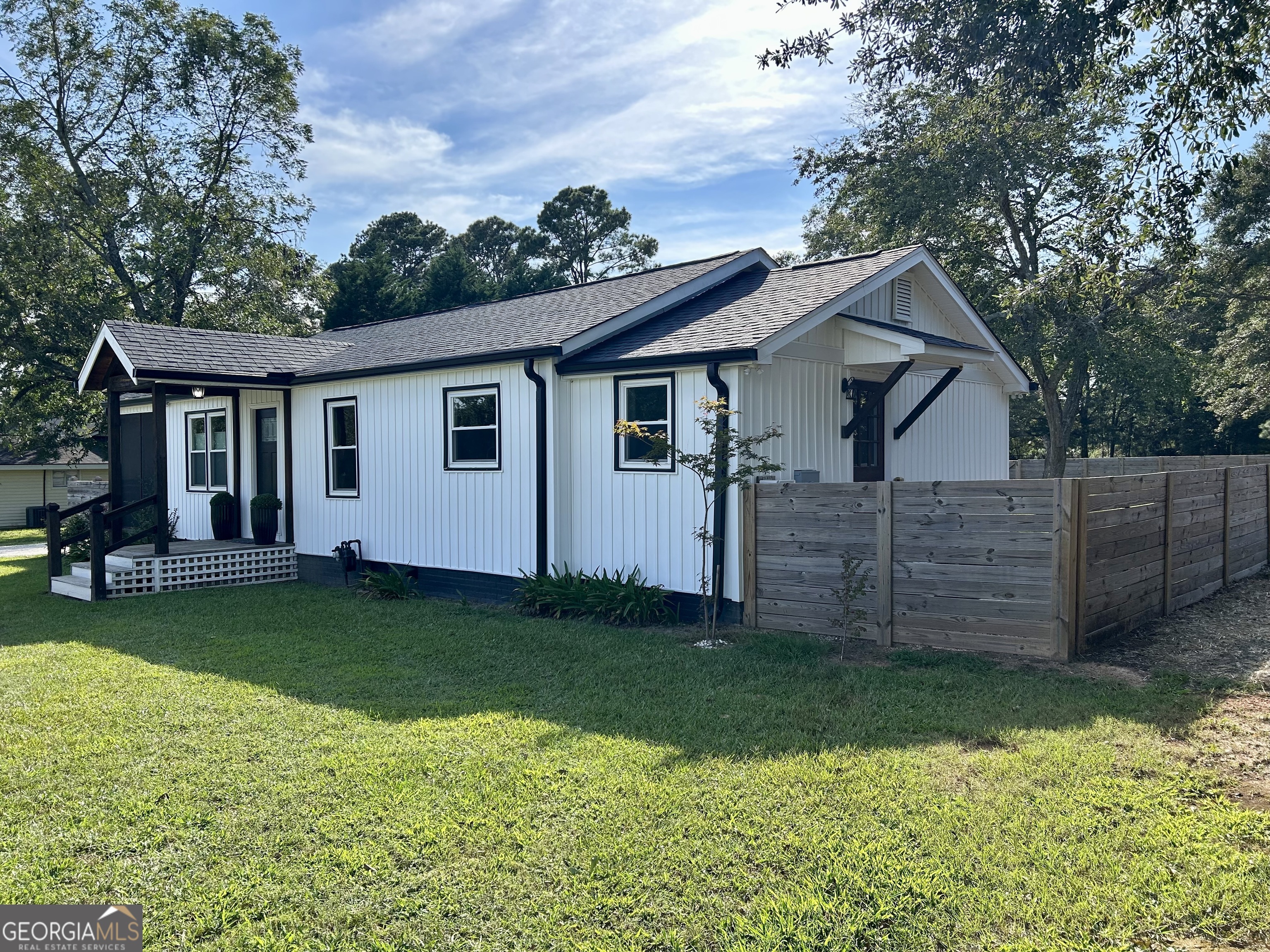 371 Ridge Road Hartwell, GA 30643 - Photo 2 of 55