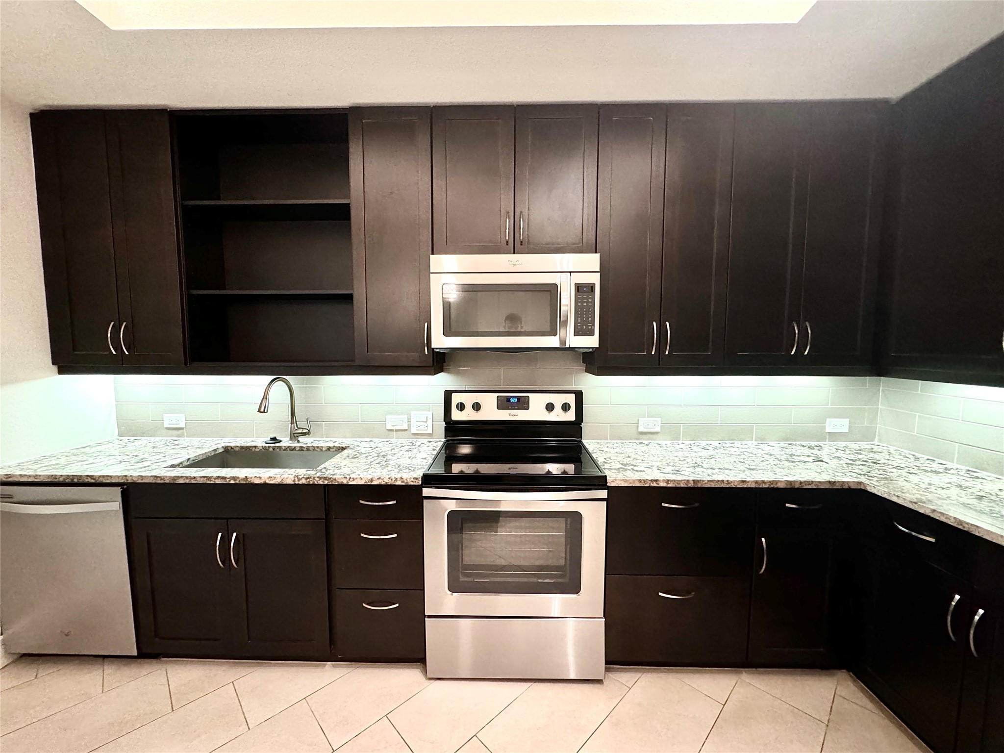 2303 Mid Lane, Unit 739 Houston, TX 77027 - Photo 12 of 30