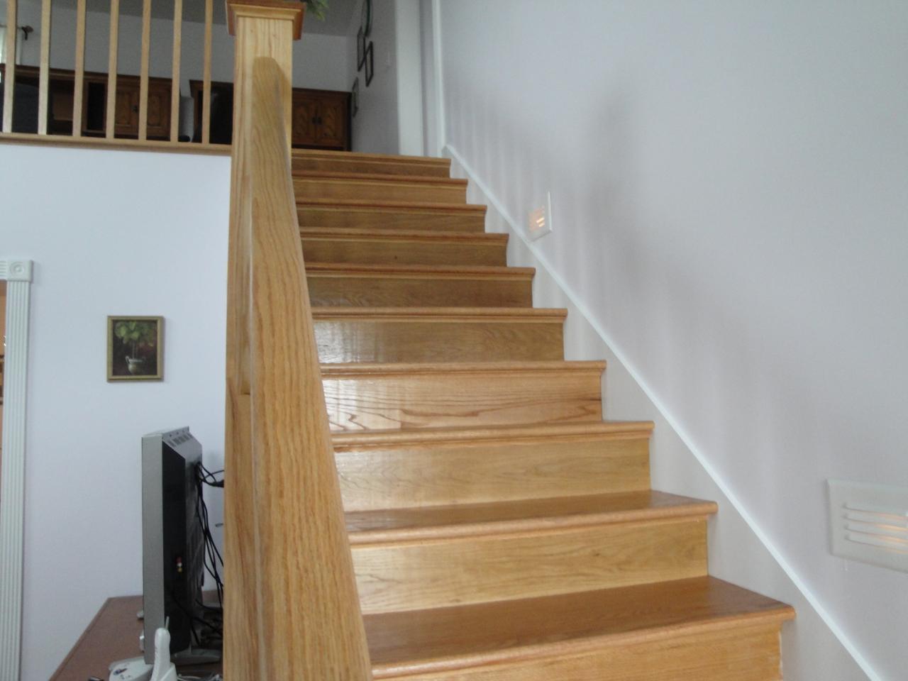 139 Rr 2 Buckeye, WV 24924 - Photo 7 of 21 Oak Staircase