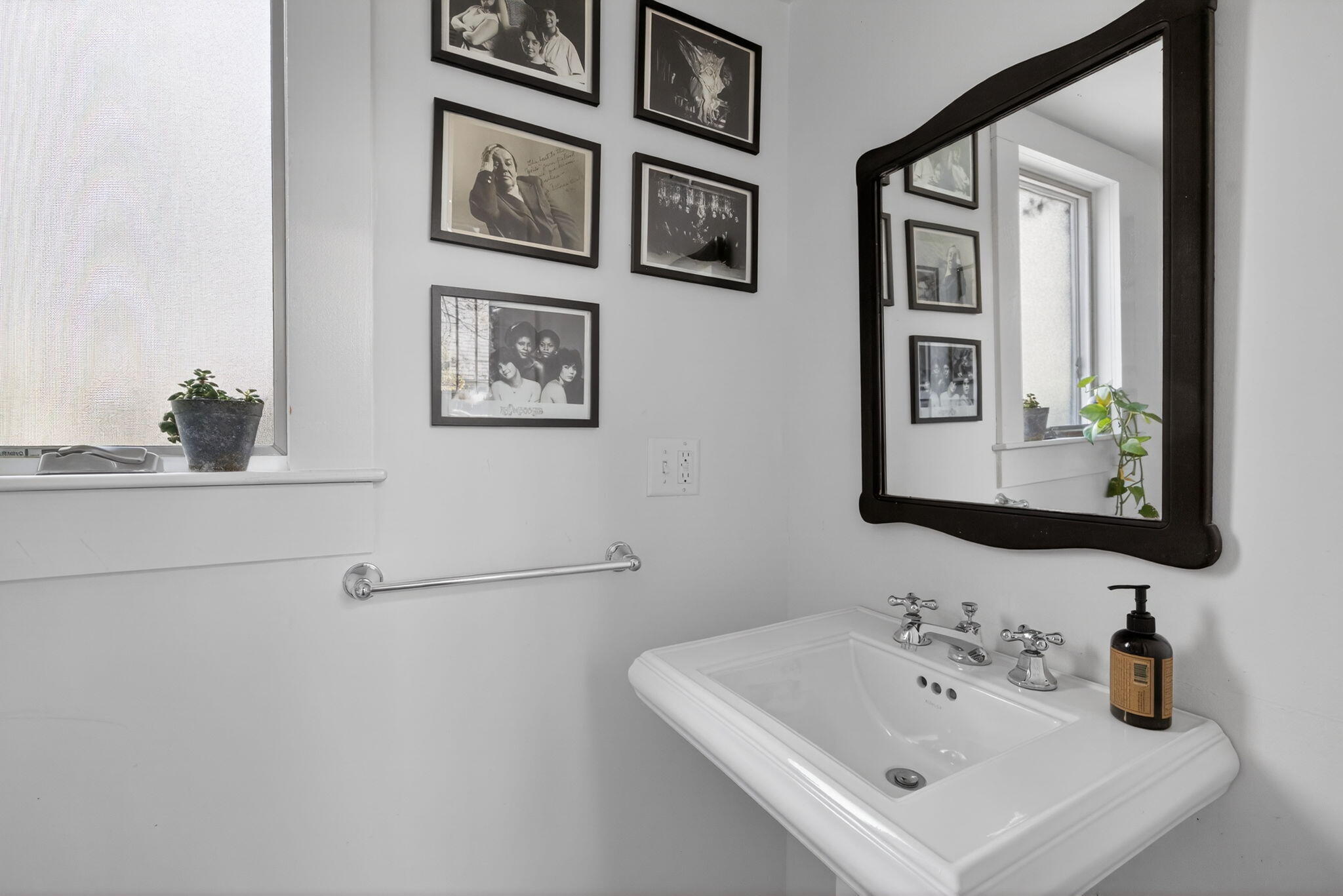 5 Webster Place Provincetown, MA 02657 - Photo 14 of 33 .