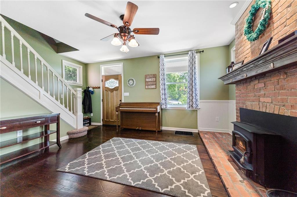 224 Dailey Road Pittsburgh, PA 15227 - Photo 3 of 21 Gallery Image 3