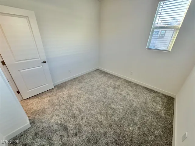 $3,000 | 1548 Little Penguin Street, Las Vegas, NV 89138