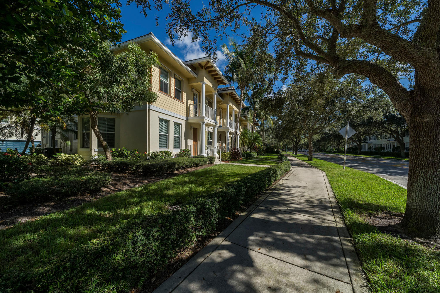 4325 Parkside Drive Jupiter, FL 33458 - Photo 19 of 23 Exterior Front