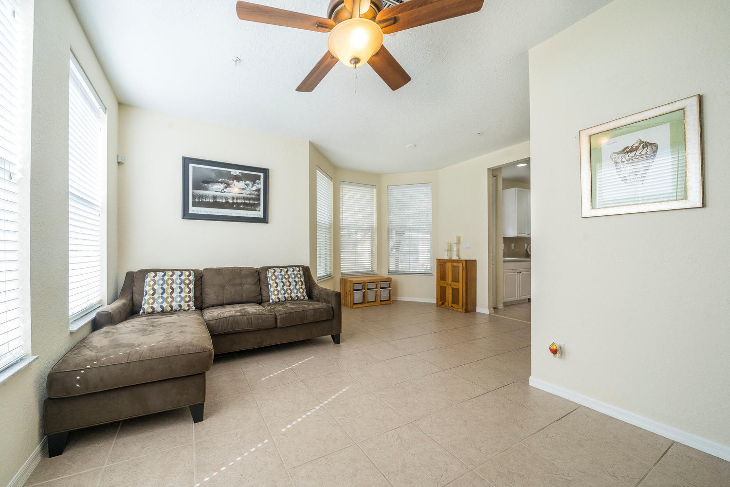 4325 Parkside Drive Jupiter, FL 33458 - Photo 3 of 23 Living Room