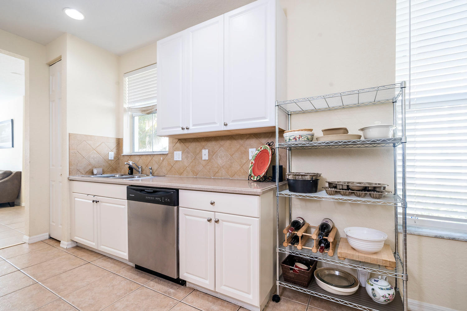 4325 Parkside Drive Jupiter, FL 33458 - Photo 6 of 23 Kitchen