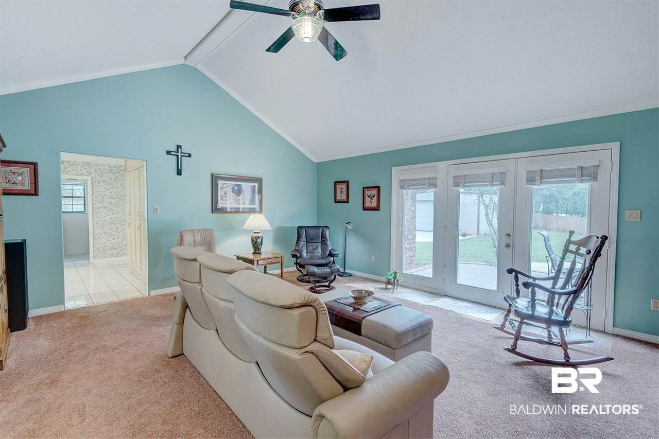10210 Willis Road Foley, AL 36535 - Photo 5 of 26 Living area