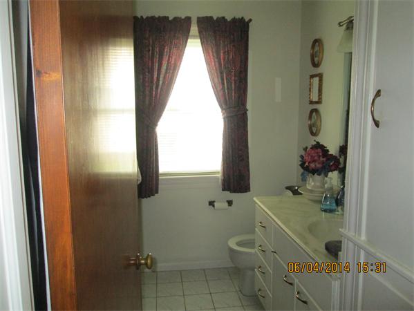 127 Connecticut Avenue Springfield, MA 01104 - Photo 8 of 14