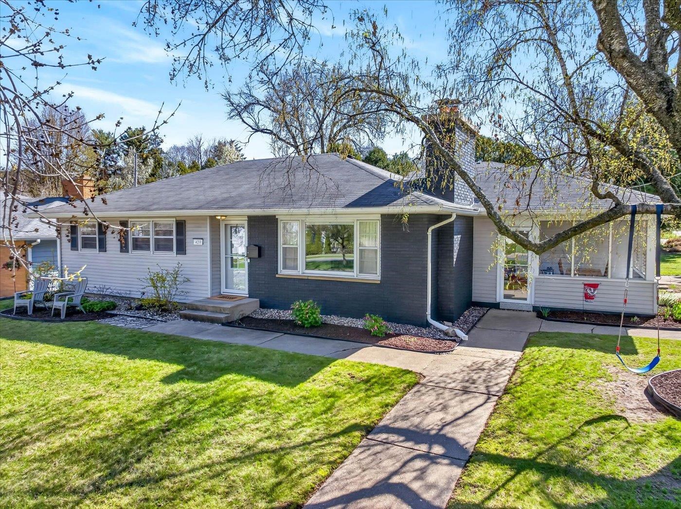 429 South Midvale Boulevard Madison, WI 53711 - Photo 3 of 54