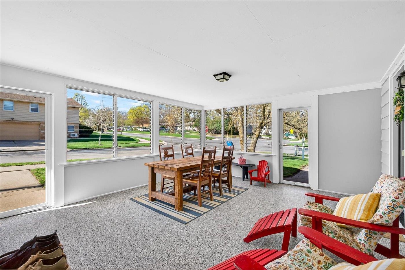 429 South Midvale Boulevard Madison, WI 53711 - Photo 10 of 54