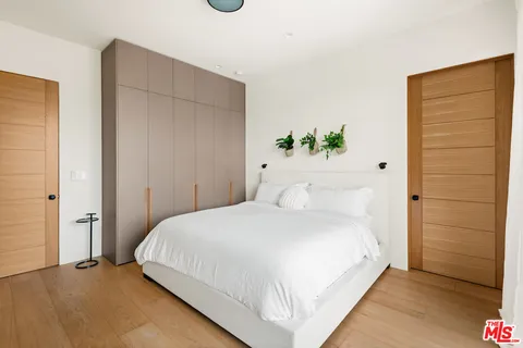 $4,195,000 | 839 North Genesee Avenue, Los Angeles, CA 90046