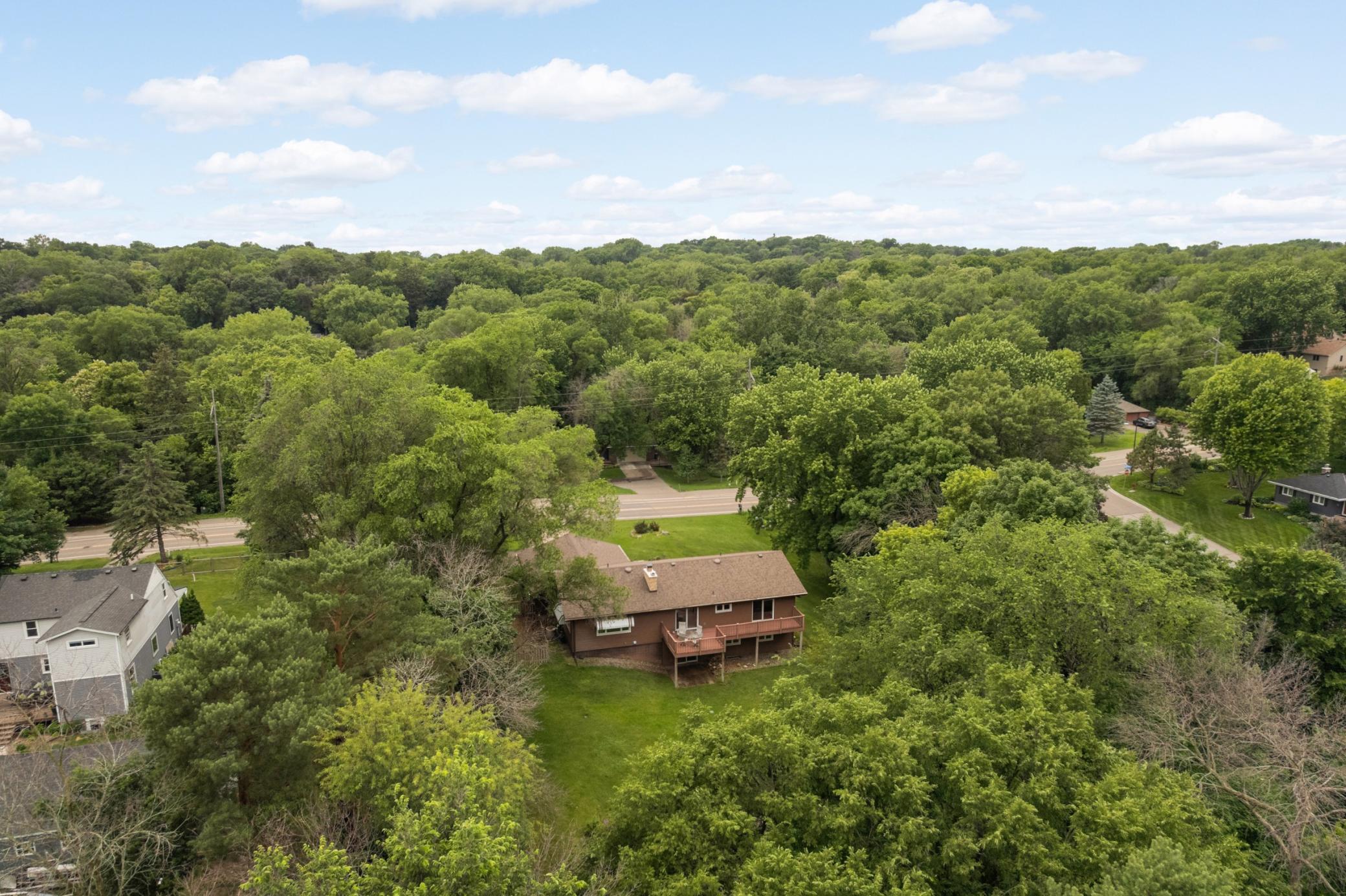 5139 Woodhill Road Minnetonka, MN 55345 - Photo 25 of 41