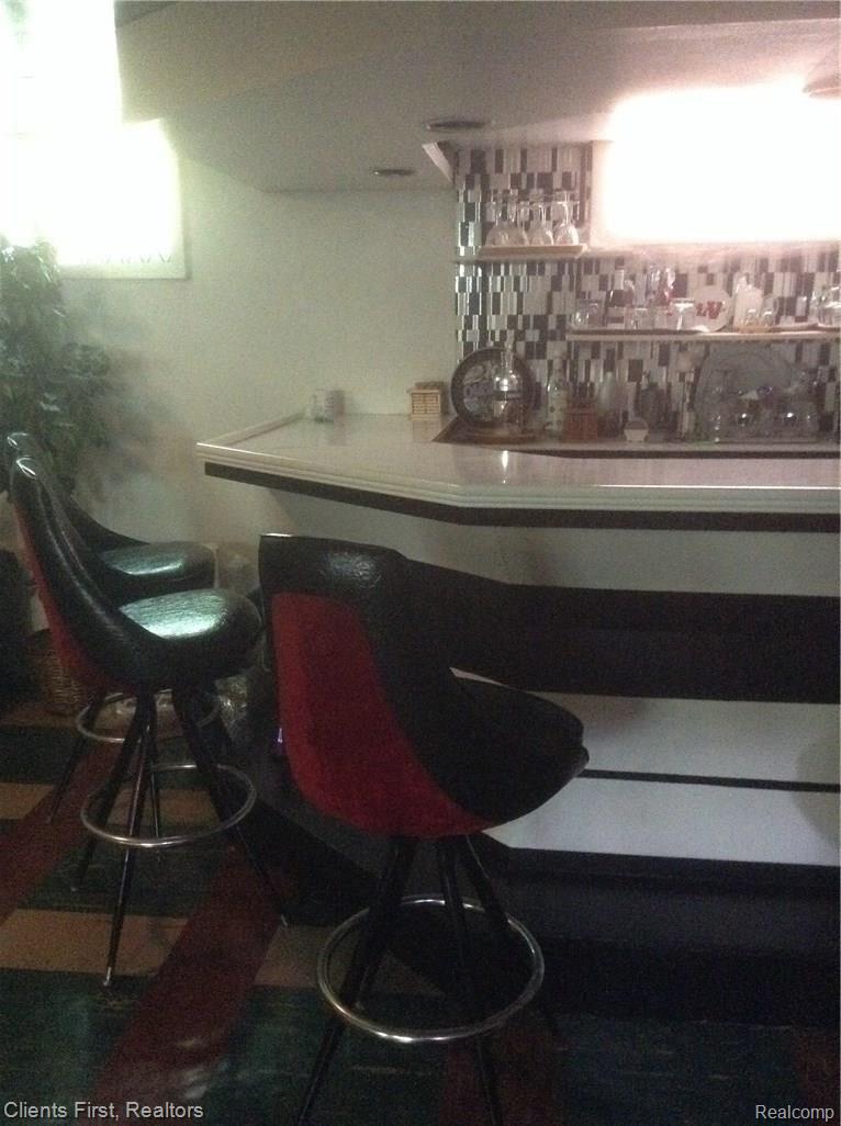 20270 Huntington Road Detroit, MI 48219 - Photo 19 of 23 Bar in rec room