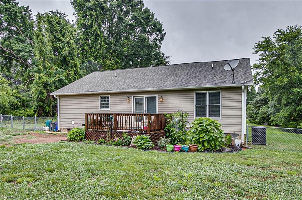 3824 Young Road Asheboro, NC 27205 - Photo 4 of 30 Gallery Image 4