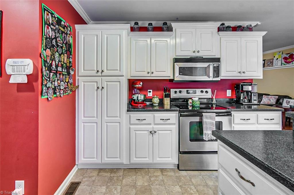 3824 Young Road Asheboro, NC 27205 - Photo 9 of 30 Gallery Image 9