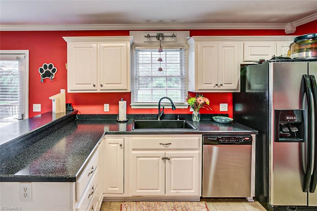3824 Young Road Asheboro, NC 27205 - Photo 10 of 30 Gallery Image 10