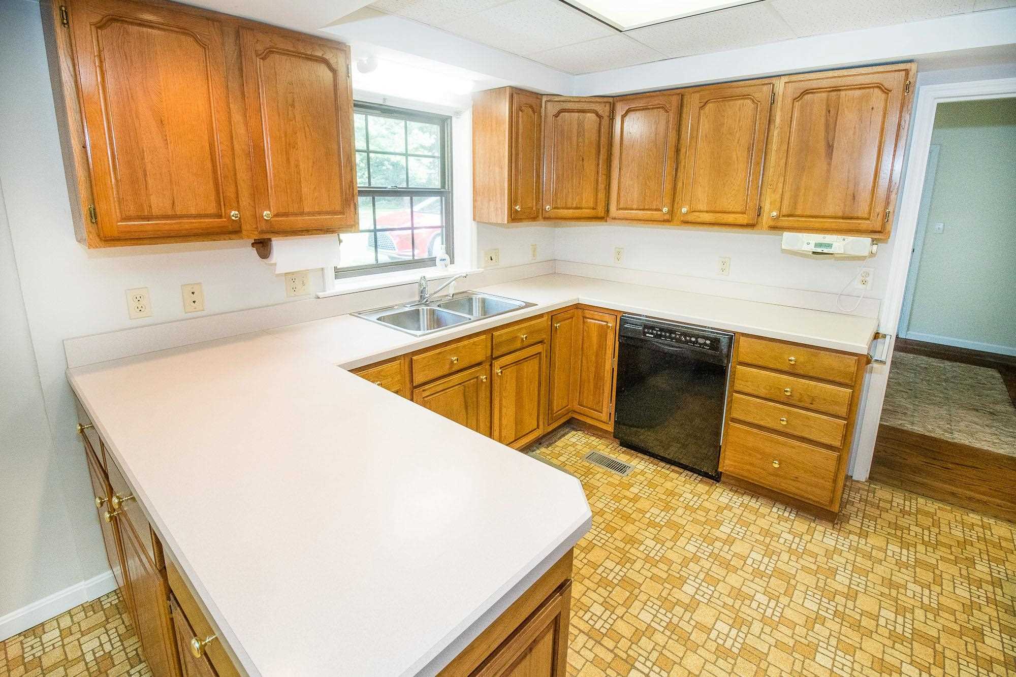 4619 Stringtown Road Evansville, IN 47711 - Photo 7 of 30 Gallery Image 7