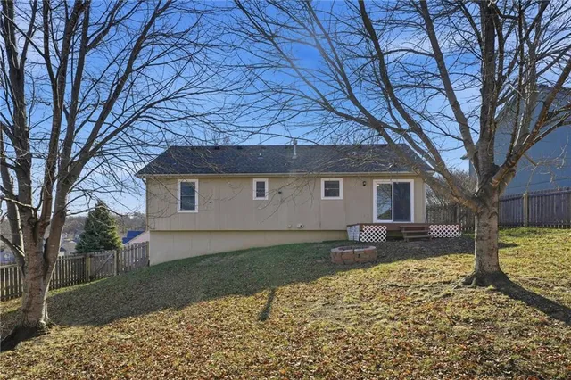 $299,999 | 1214 Southwest Windcrest Court, Grain Valley, MO 64029