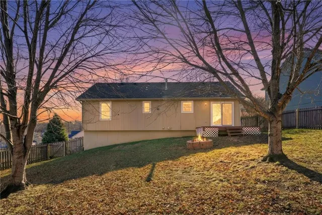 $299,999 | 1214 Southwest Windcrest Court, Grain Valley, MO 64029