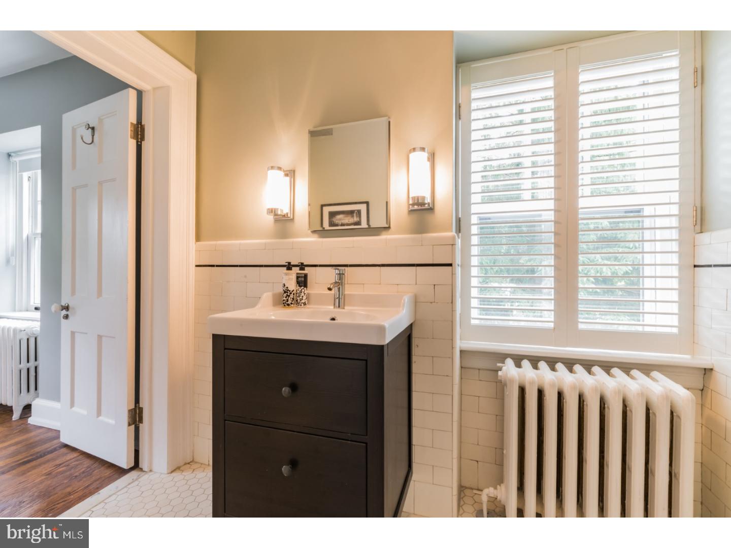 538 Hilaire Road Wayne, PA 19087 - Photo 12 of 25 Bathroom