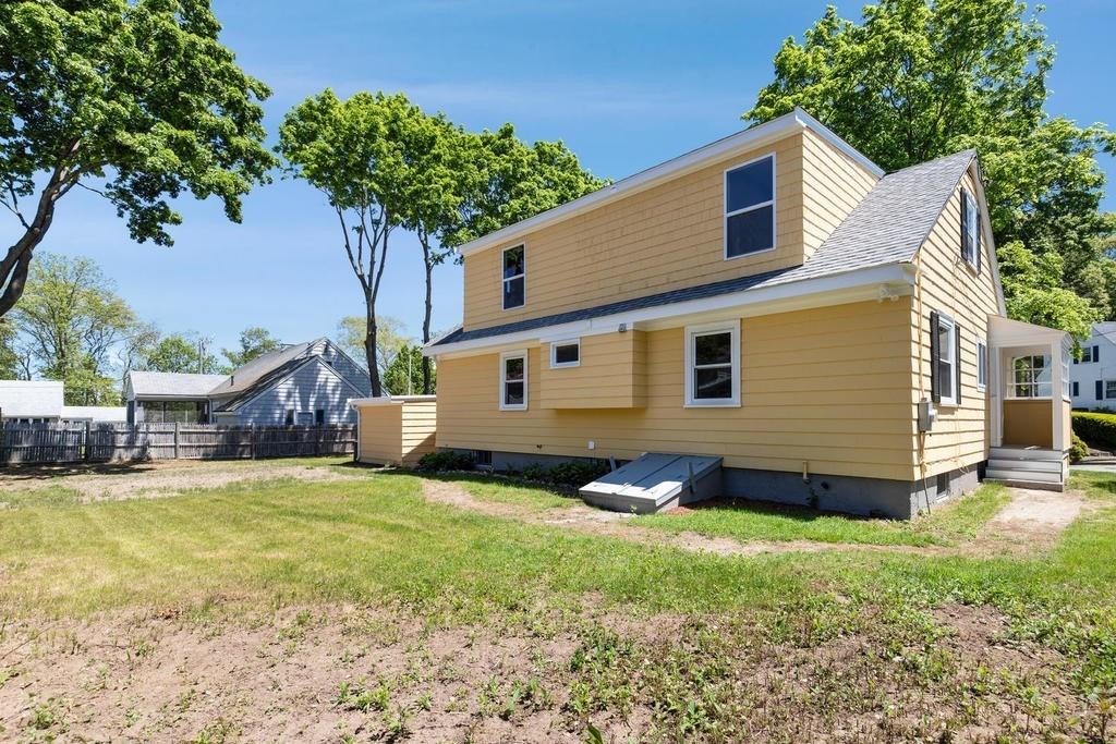 8 Swansea Road Wakefield, MA 01880 - Photo 33 of 37 Gallery Image 33