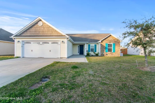$1,800 | 752 Radiant Drive, Jacksonville, NC 28546