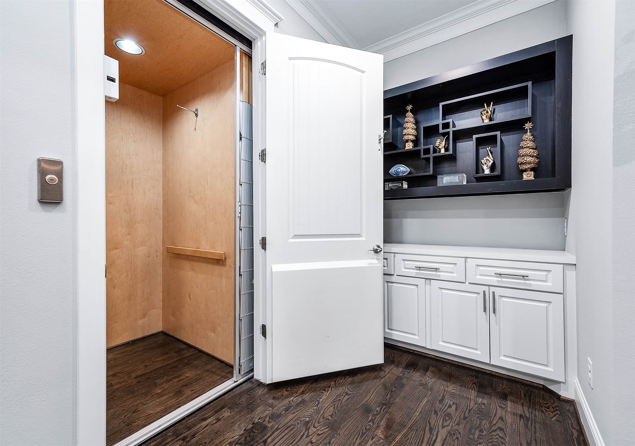 2035 Sheridan Street, Unit A Houston, TX 77030 - Photo 30 of 41 a kitchen with white cabinets and white appliances