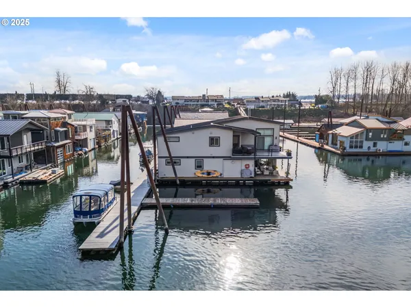 $750,000 | 18525 Northeast Marine Drive, Unit E10, Portland, OR 97230