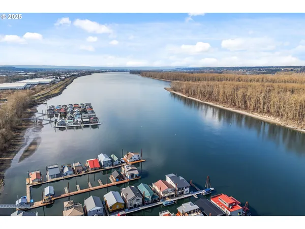 $750,000 | 18525 Northeast Marine Drive, Unit E10, Portland, OR 97230