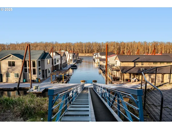 $750,000 | 18525 Northeast Marine Drive, Unit E10, Portland, OR 97230