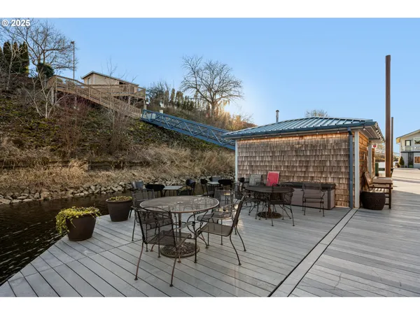 $750,000 | 18525 Northeast Marine Drive, Unit E10, Portland, OR 97230