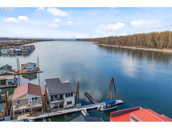 $750,000 | 18525 Northeast Marine Drive, Unit E10, Portland, OR 97230