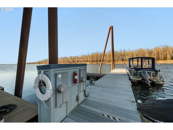 $750,000 | 18525 Northeast Marine Drive, Unit E10, Portland, OR 97230