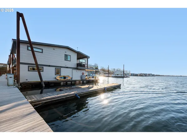 $750,000 | 18525 Northeast Marine Drive, Unit E10, Portland, OR 97230