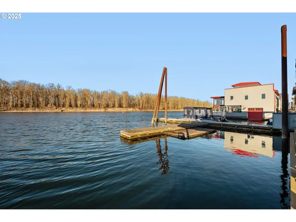 $750,000 | 18525 Northeast Marine Drive, Unit E10, Portland, OR 97230