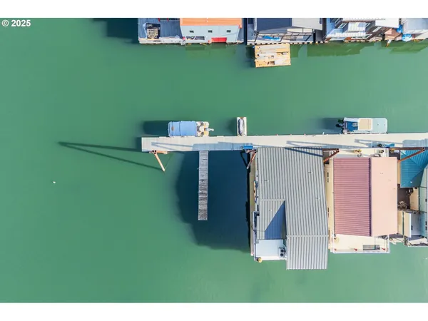 $750,000 | 18525 Northeast Marine Drive, Unit E10, Portland, OR 97230