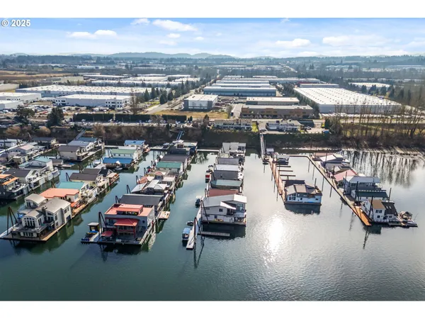 $750,000 | 18525 Northeast Marine Drive, Unit E10, Portland, OR 97230