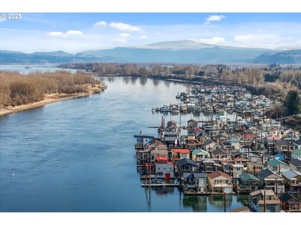 $750,000 | 18525 Northeast Marine Drive, Unit E10, Portland, OR 97230