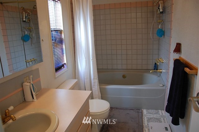 12711 Northeast 199th Street Bothell, WA 98011 - Photo 13 of 21 Gallery Image 13