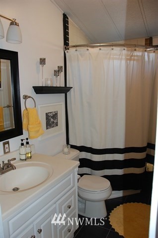 12711 Northeast 199th Street Bothell, WA 98011 - Photo 10 of 21 Gallery Image 10