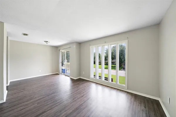 $1,000 | 2202 16th Avenue North, Unit 10, Texas City, TX 77590