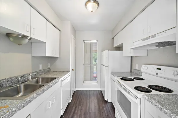 $1,000 | 2202 16th Avenue North, Unit 10, Texas City, TX 77590