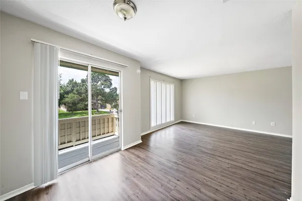 $1,050 | 2202 16th Avenue North, Unit 10, Texas City, TX 77590