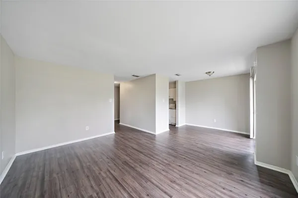 $1,000 | 2202 16th Avenue North, Unit 10, Texas City, TX 77590