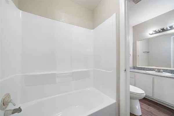 $1,000 | 2202 16th Avenue North, Unit 10, Texas City, TX 77590