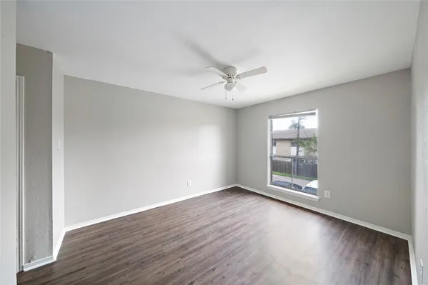 $1,050 | 2202 16th Avenue North, Unit 10, Texas City, TX 77590