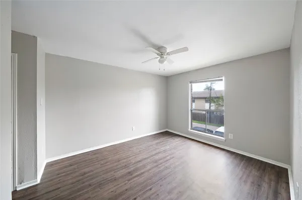 $1,000 | 2202 16th Avenue North, Unit 10, Texas City, TX 77590