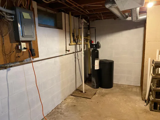 $194,900 | 220 South 2nd Street, Bird Island, MN 55310