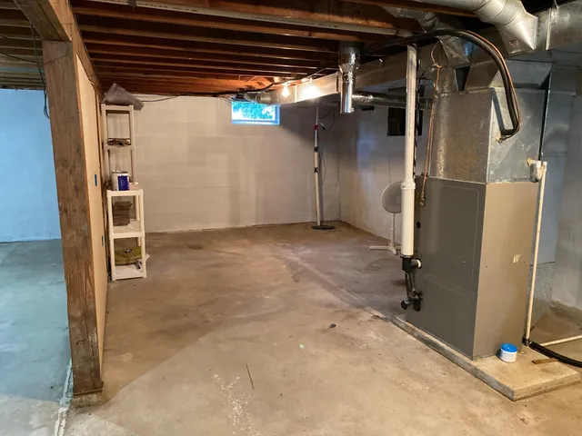 $194,900 | 220 South 2nd Street, Bird Island, MN 55310